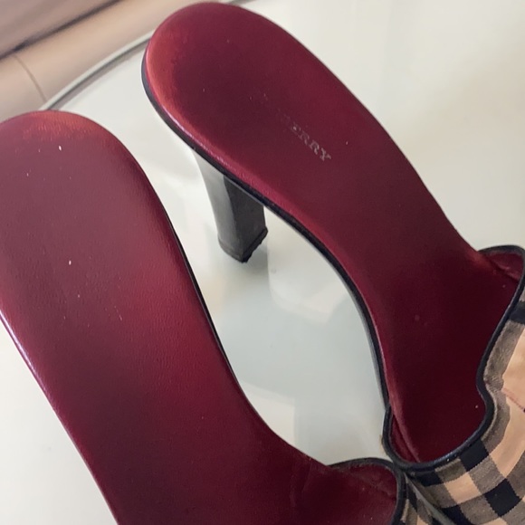 Burberry platform slides tan check pattern. - Picture 8 of 14